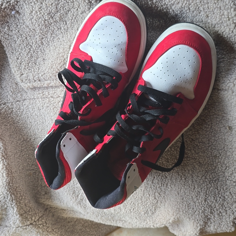 Mens Nike Air JORDAN'S , Black, White, And, Red